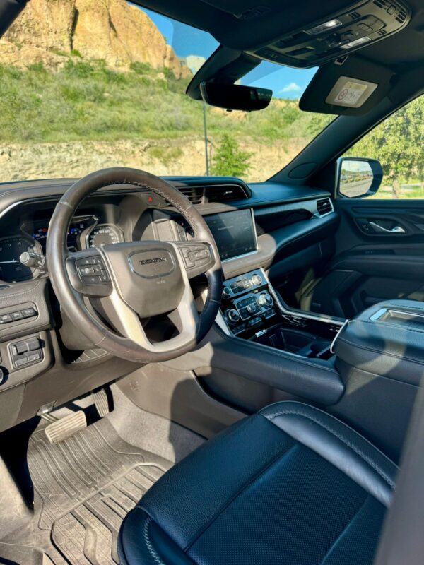 GMC Yukon Denali 2021 - Image 3
