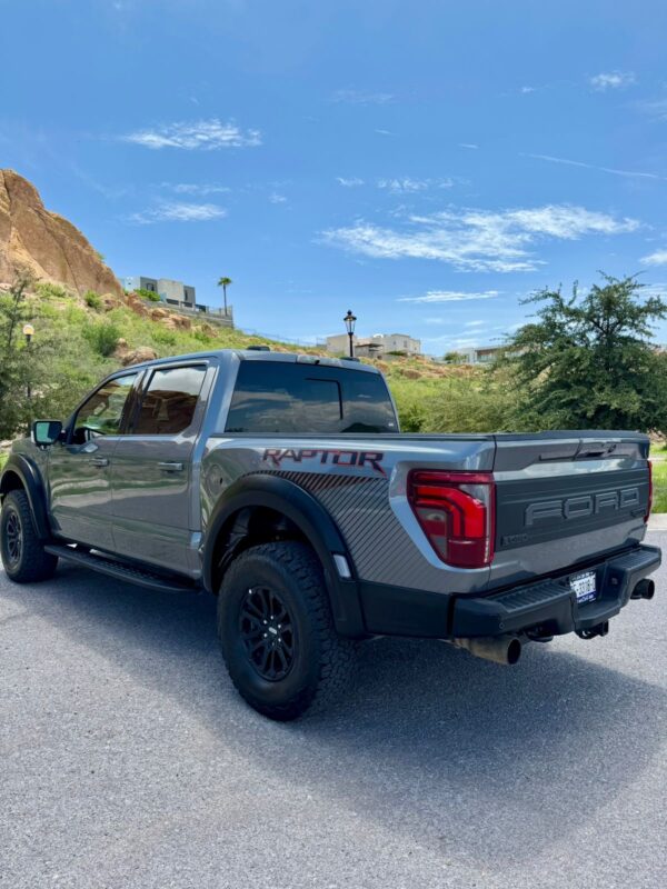 Ford Raptor 2024 - Image 2