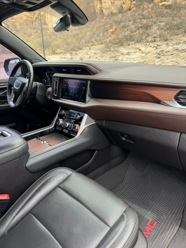 GMC Yukon Denali 2021 - Image 3