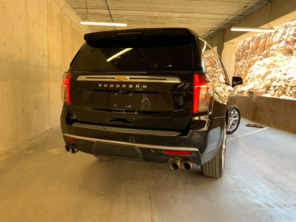 Chevrolet suburban high country 2021 - Image 2