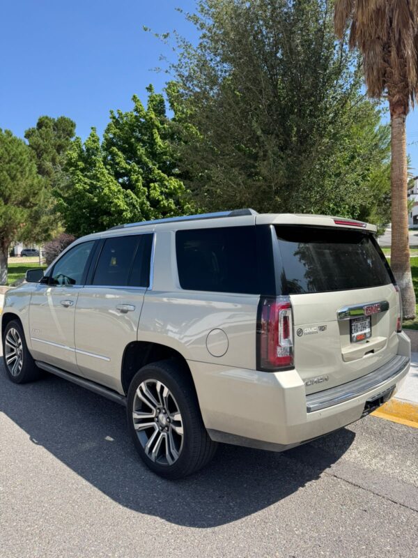 GMC Yukon Denali 2017 - Image 2