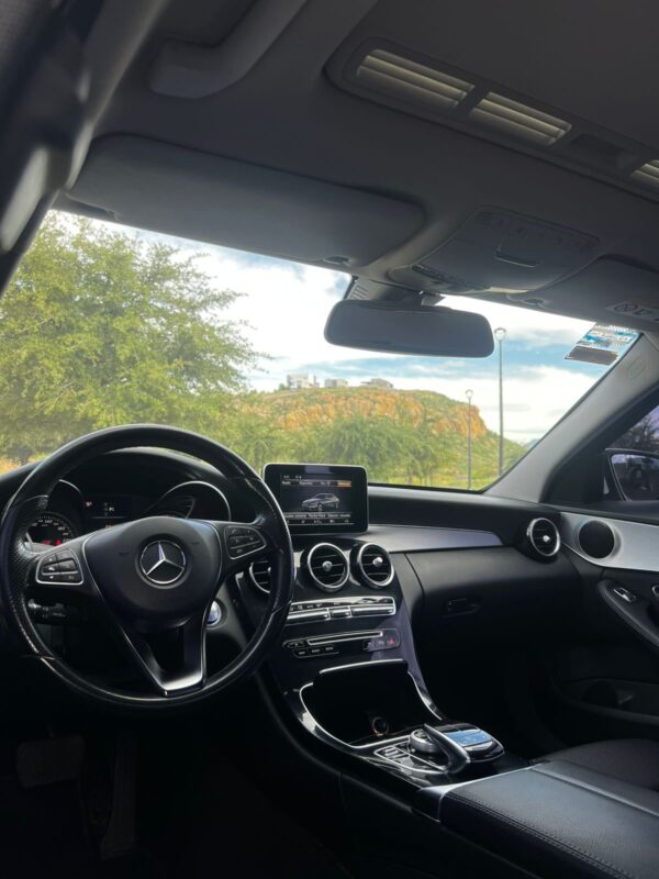 Mercedes C200 Exclusive 2017 - Image 3