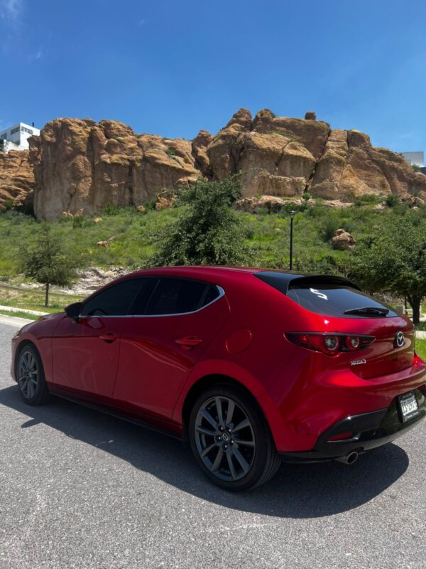Mazda 3 2023 - Image 2